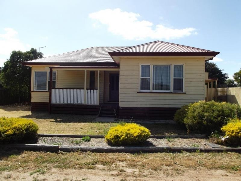 140 Gillies Street, Maryborough VIC 3465