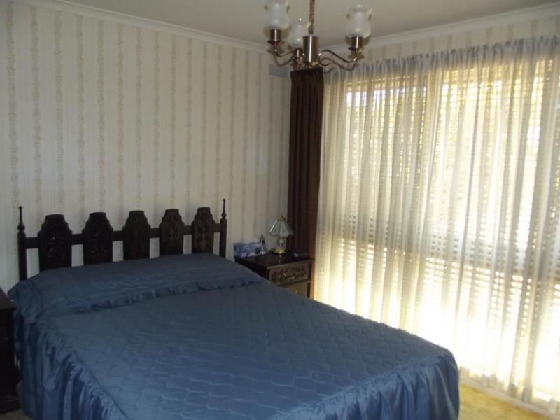 32 Liebig Street, Avoca VIC 3467