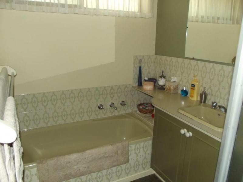 32 Liebig Street, Avoca VIC 3467