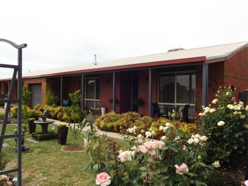 18 Albert Street, Carisbrook VIC 3464