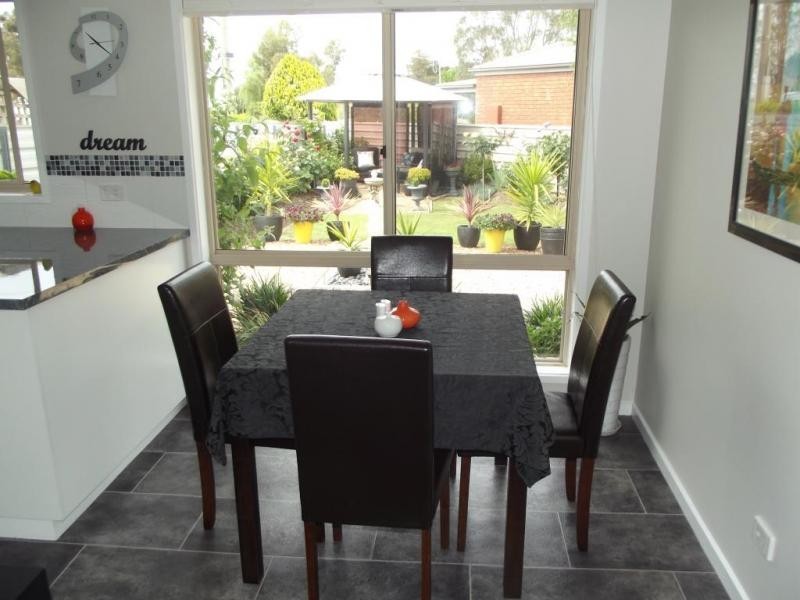 18 Albert Street, Carisbrook VIC 3464