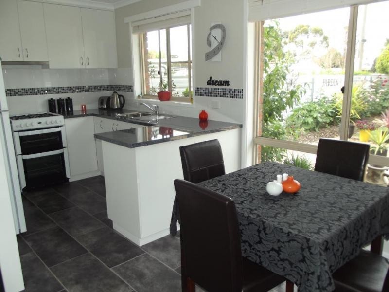 18 Albert Street, CARISBROOK, Maryborough VIC 3465