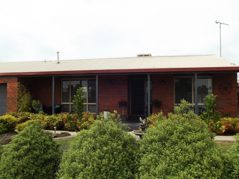 18 Albert Street, CARISBROOK, Maryborough VIC 3465