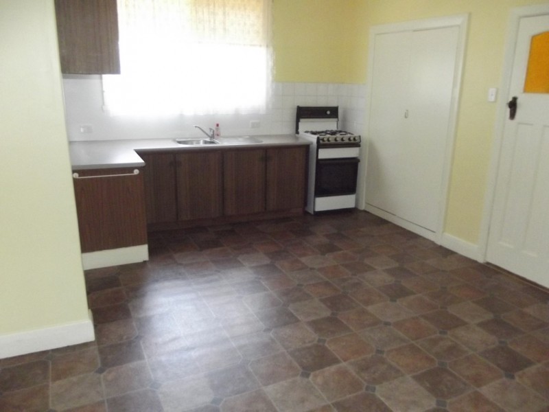 4 Derby Road, Maryborough VIC 3465