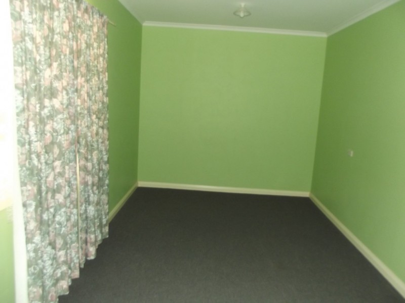 4 Derby Road, Maryborough VIC 3465