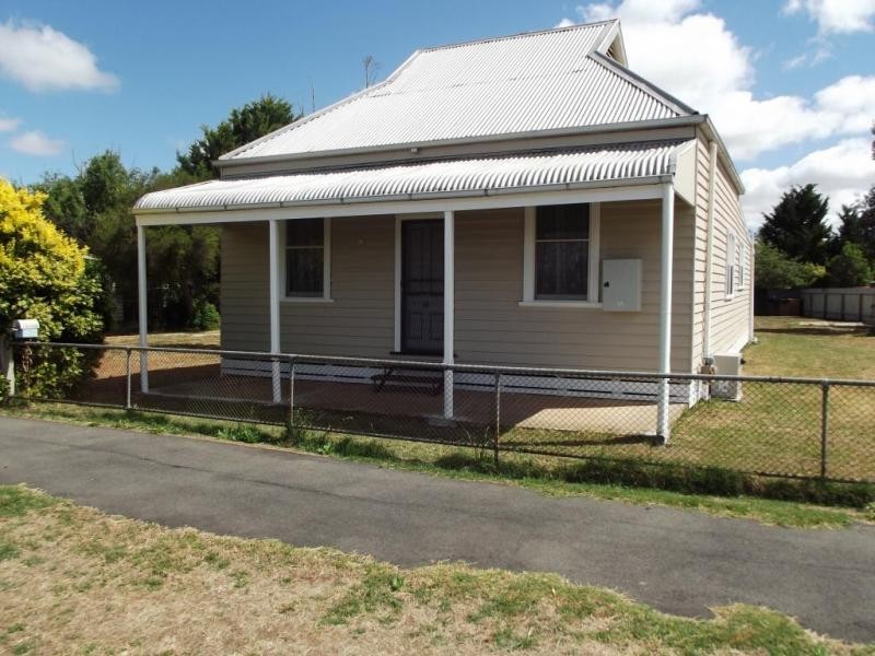 5 Victoria Street, CARISBROOK, Maryborough VIC 3465