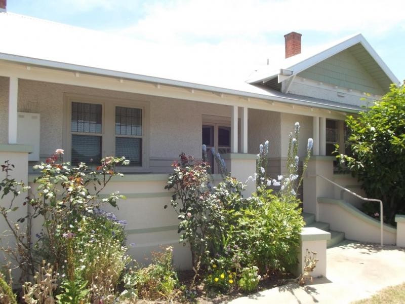 4 Derby Road, Maryborough VIC 3465