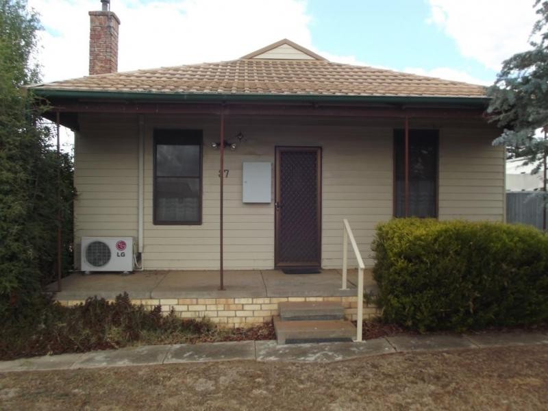 37 Peel Street, Maryborough VIC 3465