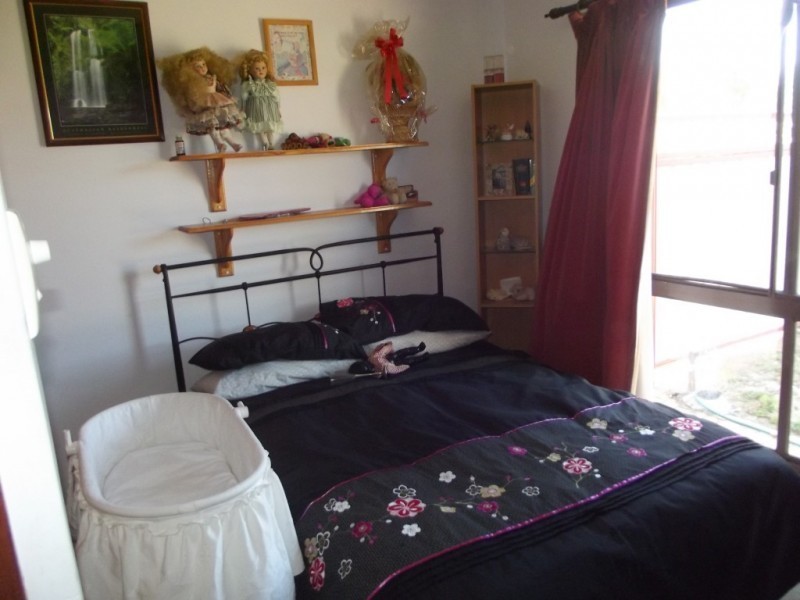 8 Rutherford Street, Avoca VIC 3467