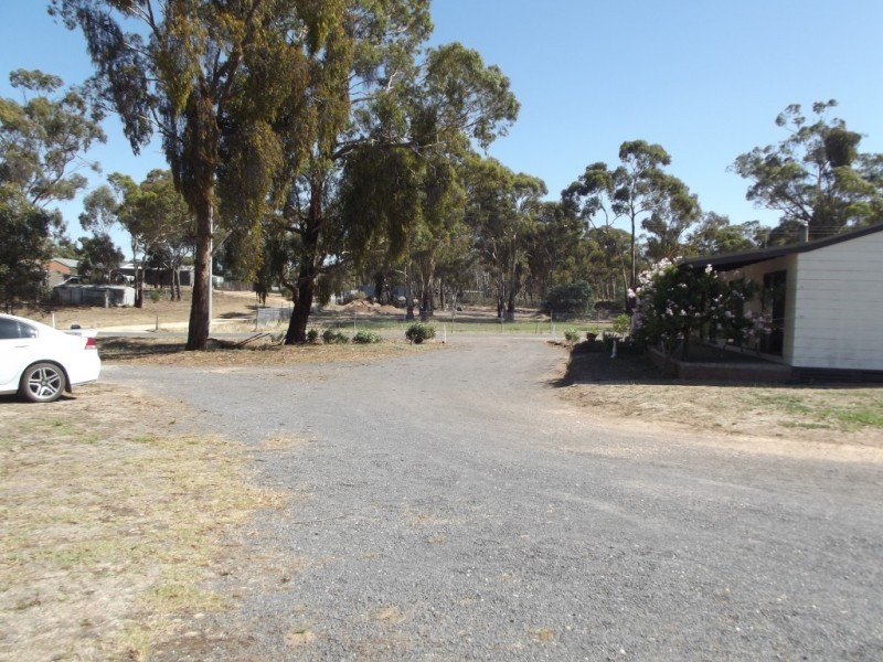 8 Rutherford Street, Avoca VIC 3467