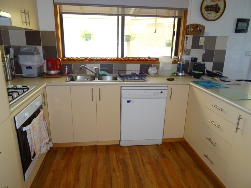 15 McLachlan Street, Carisbrook VIC 3464