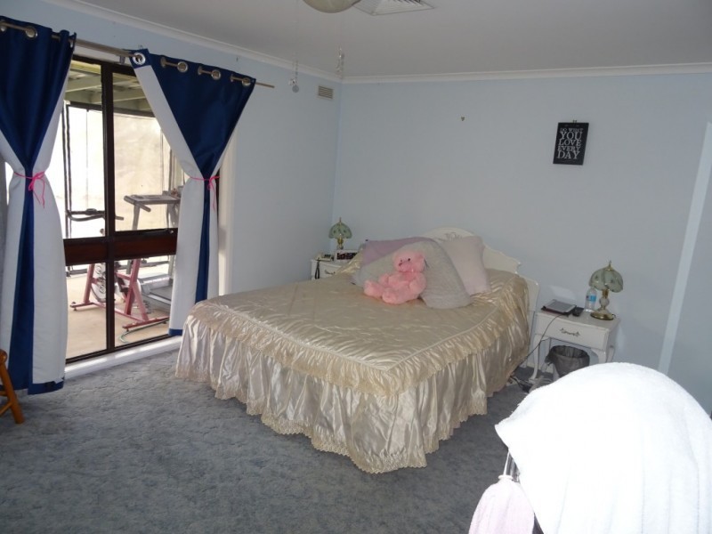 81 Eddington Road, Carisbrook VIC 3464