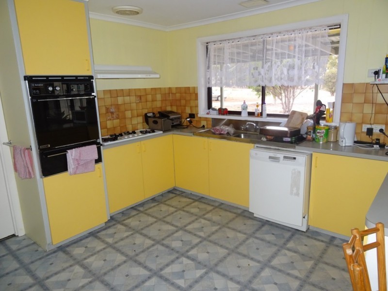 81 Eddington Road, CARISBROOK, Maryborough VIC 3465