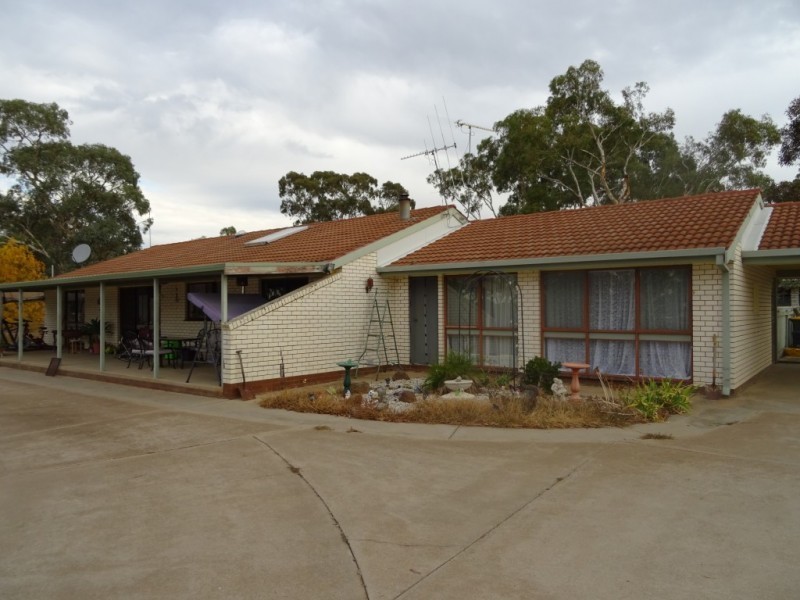 81 Eddington Road, CARISBROOK, Maryborough VIC 3465