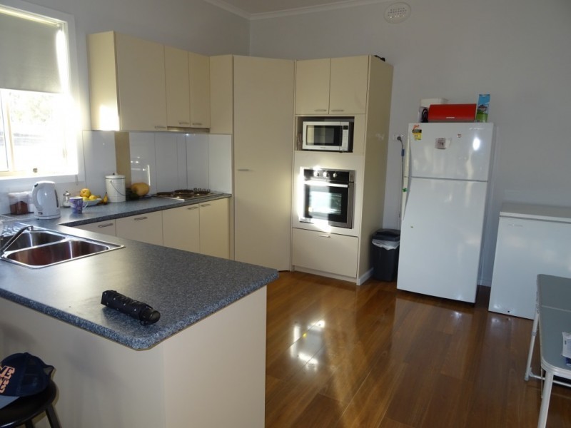 14 High Street, Avoca VIC 3467