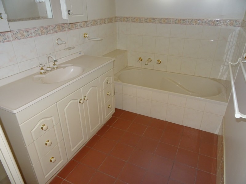 8 Fuller Street, Maryborough VIC 3465