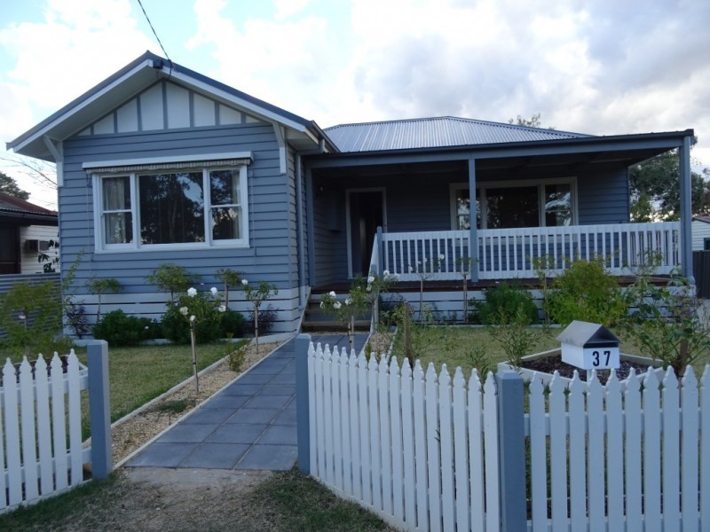 37 Faraday Street, Avoca VIC 3467