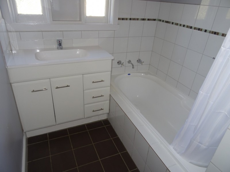 37 Faraday Street, Avoca VIC 3467