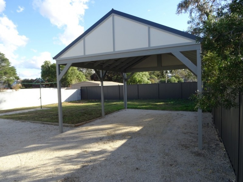 37 Faraday Street, Avoca VIC 3467