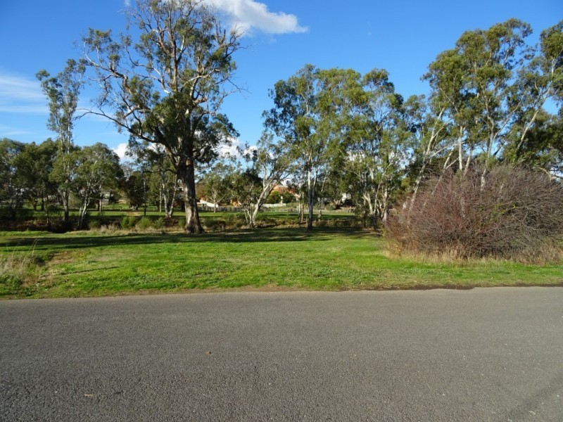 37 Faraday Street, Avoca VIC 3467