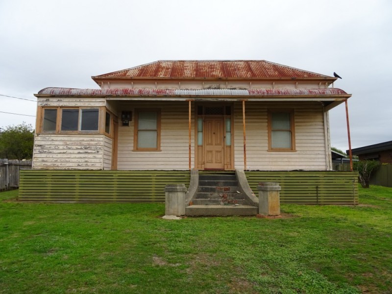 17 Clarendon Street, Maryborough VIC 3465