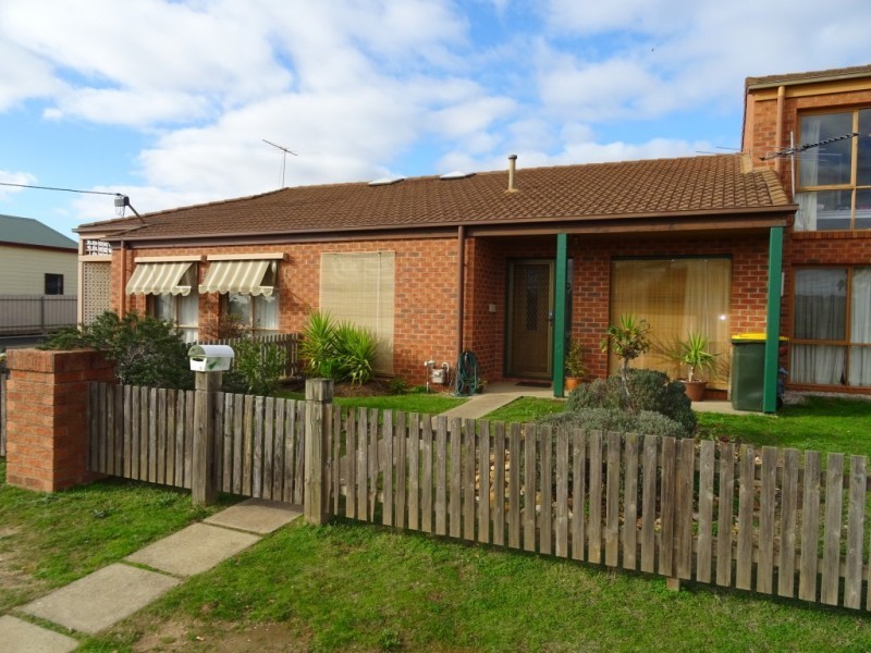 4/94 Burns Street, Maryborough VIC 3465