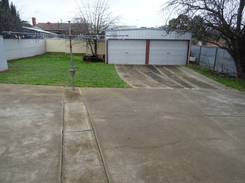 11 Frost Avenue, Maryborough VIC 3465