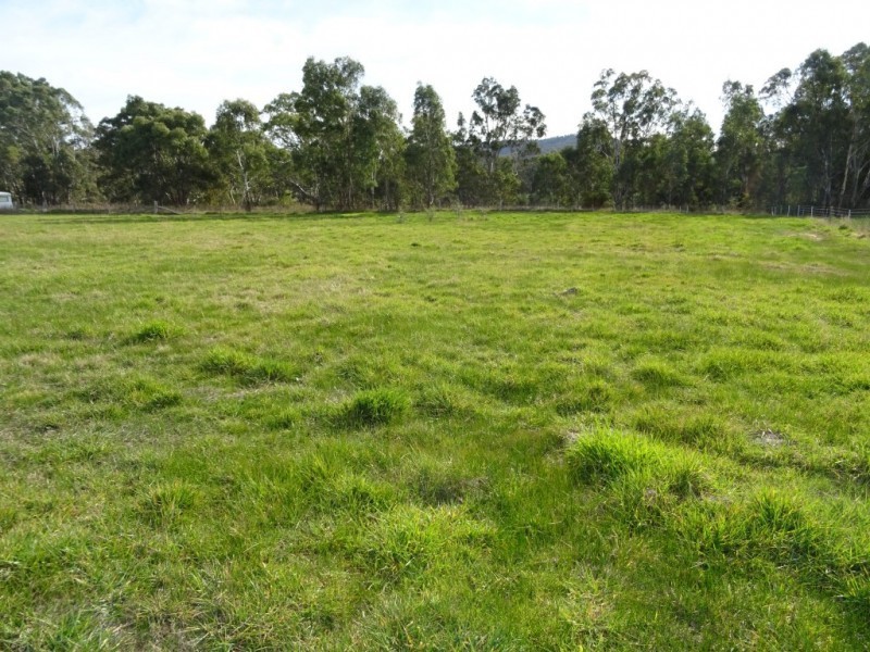 Lot 105E,  Stawell-Avoca Road, Moonambel VIC 3478