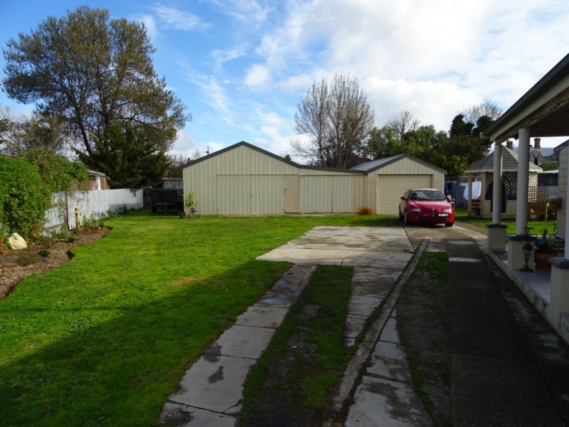 17 Nolan Street, Maryborough VIC 3465