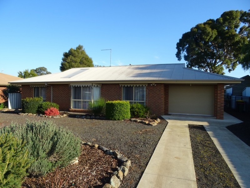 17 Powlett Street, Carisbrook VIC 3464