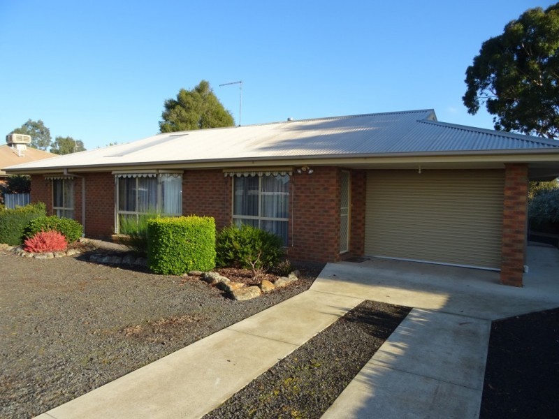 17 Powlett Street, Carisbrook VIC 3464