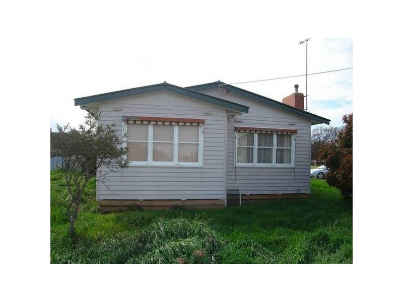 Corner McNeill & Annersley Street, Carisbrook VIC 3464