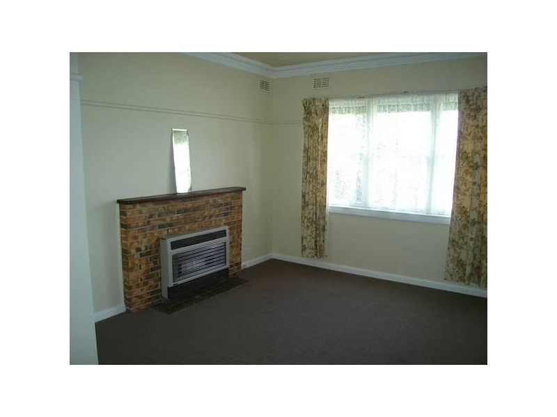 Corner McNeill & Annersley Street, Carisbrook VIC 3464