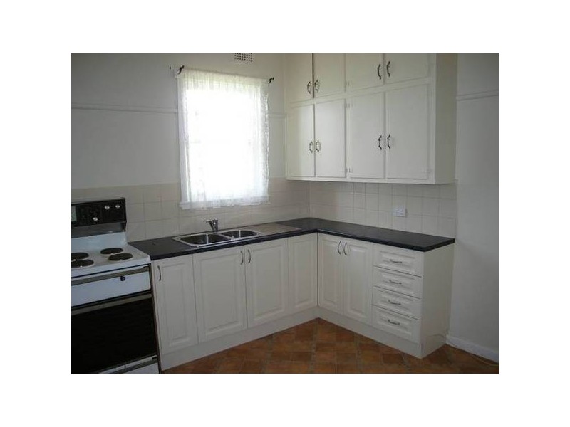 Corner McNeill & Annersley Street, Carisbrook VIC 3464