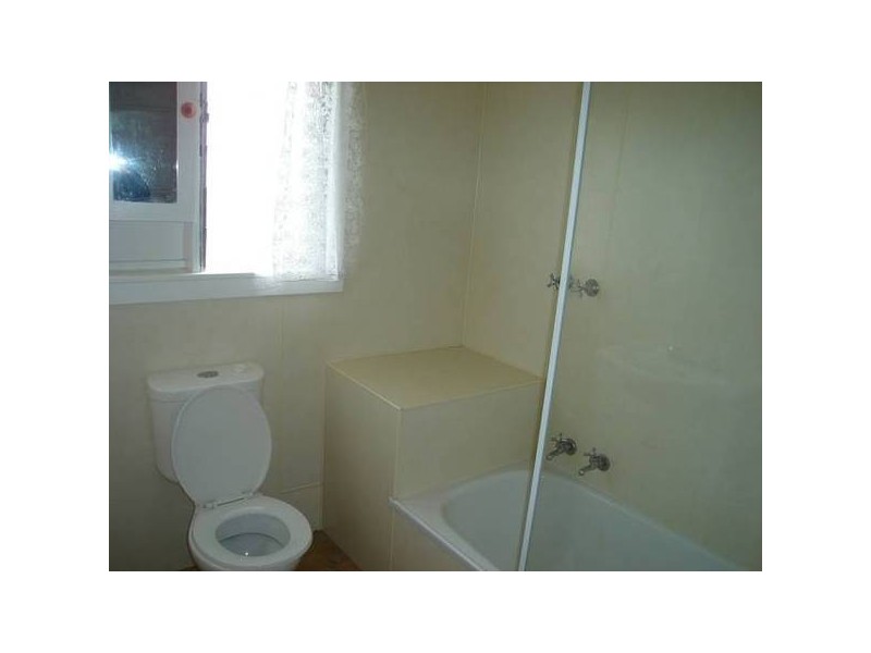 Corner McNeill & Annersley Street, Carisbrook VIC 3464