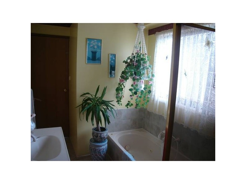 62 Menzies Drive, Daisy Hill VIC 3465