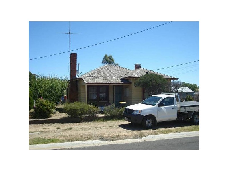 16 Majorca Road, Maryborough VIC 3465