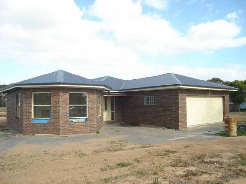 12 Simpson Street, Carisbrook VIC 3464