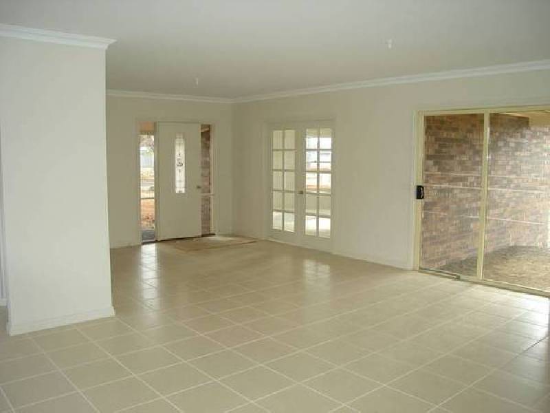 12 Simpson Street, Carisbrook VIC 3464