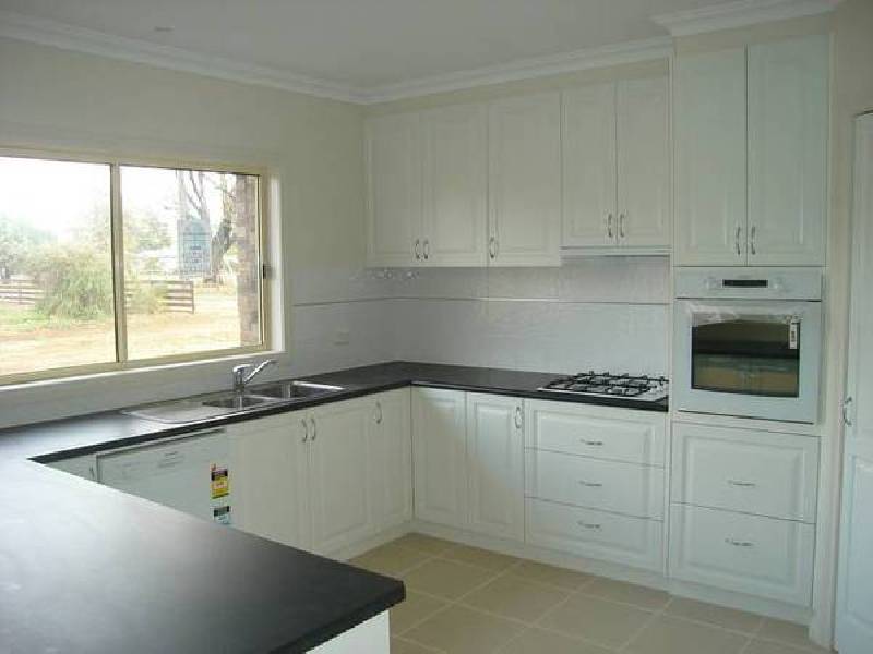 12 Simpson Street, Carisbrook VIC 3464