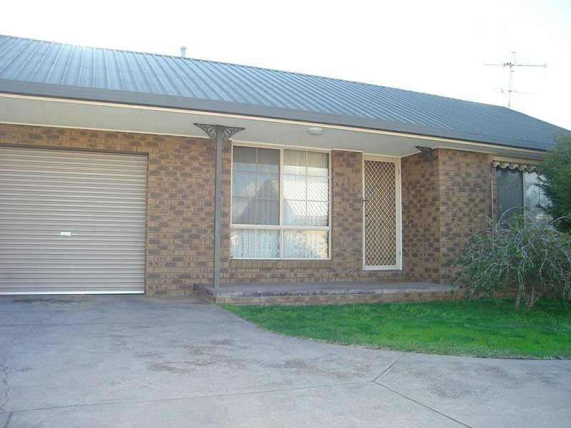 2/20 Dundas Road, Maryborough VIC 3465