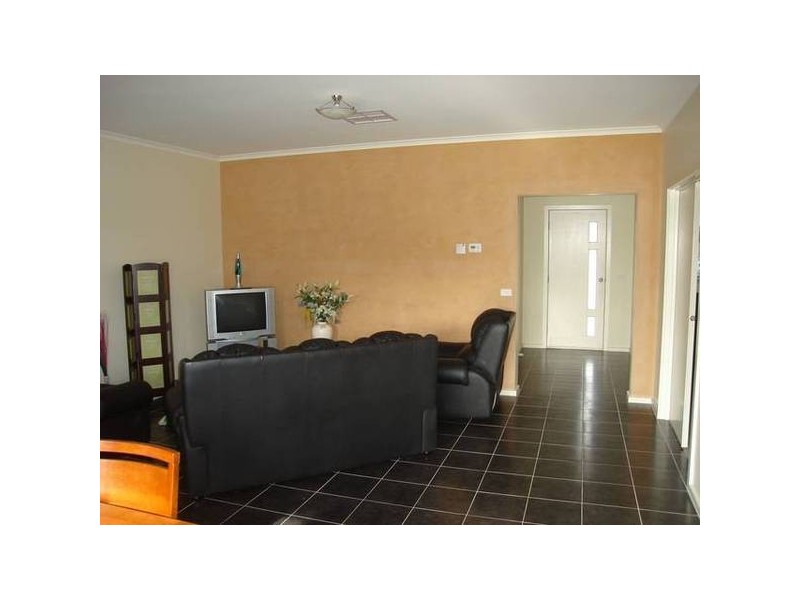 13 Albert Street, Carisbrook VIC 3464