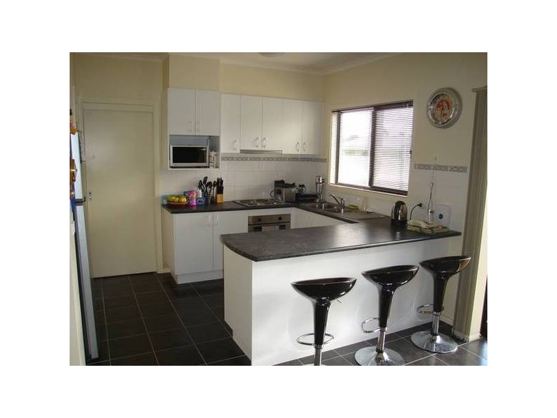 13 Albert Street, Carisbrook VIC 3464