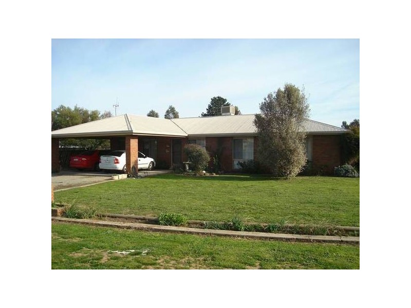 1 Powlett Street, Carisbrook VIC 3464