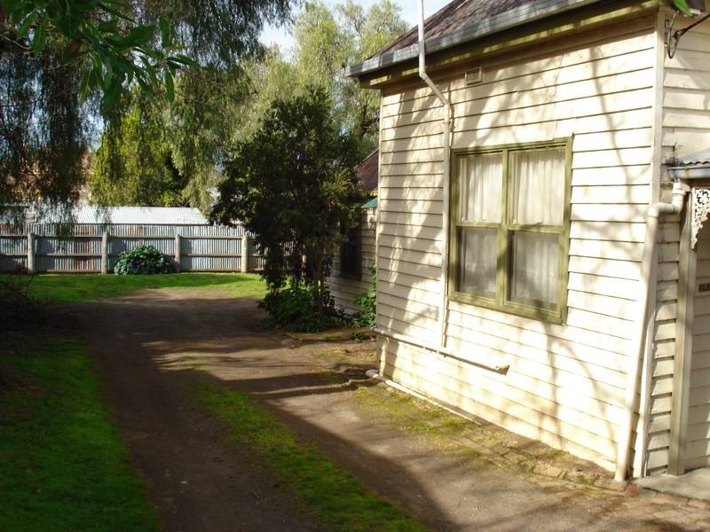 1 & 2/20 Inkerman Street, Maryborough VIC 3465