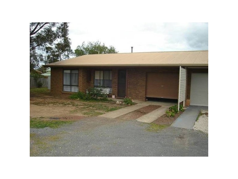 2/6 Harkness Street, Maryborough VIC 3465