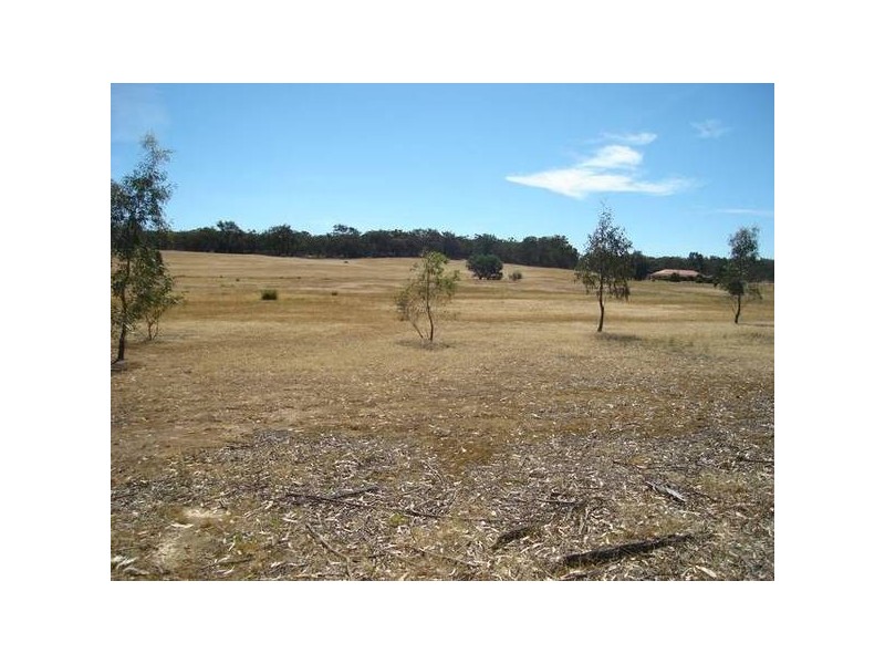 C/A 6 Sunraysia Highway, Moyreisk VIC 3467
