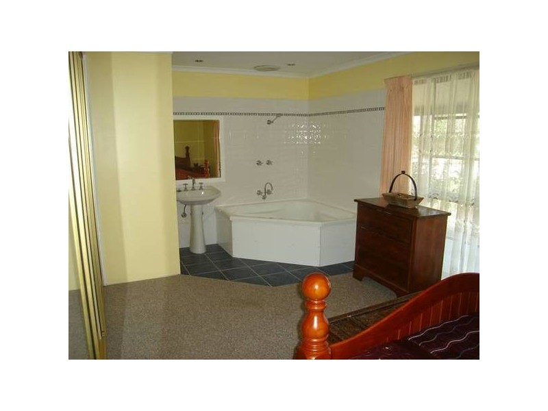 14 McLachlan Street, Carisbrook VIC 3464