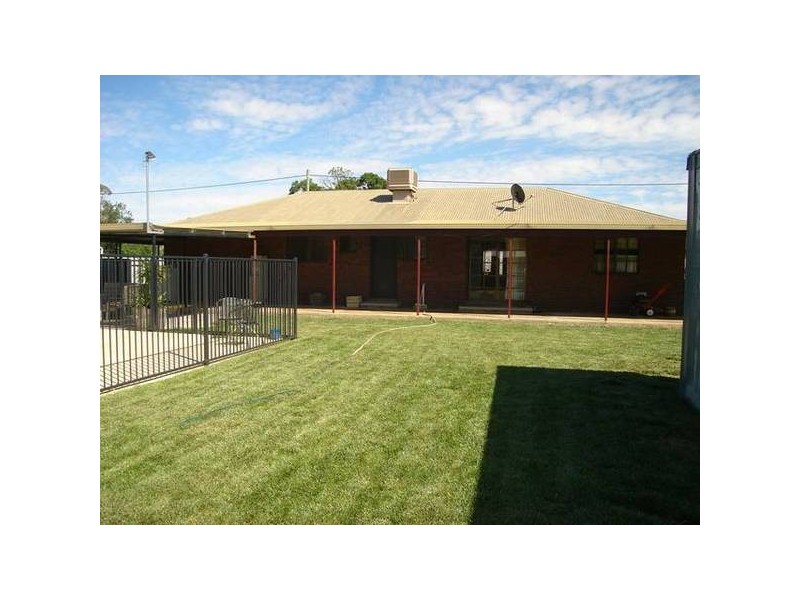 14 McLachlan Street, Carisbrook VIC 3464