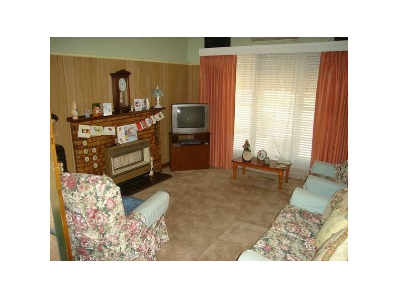 18 Bucknall Street, Carisbrook VIC 3464